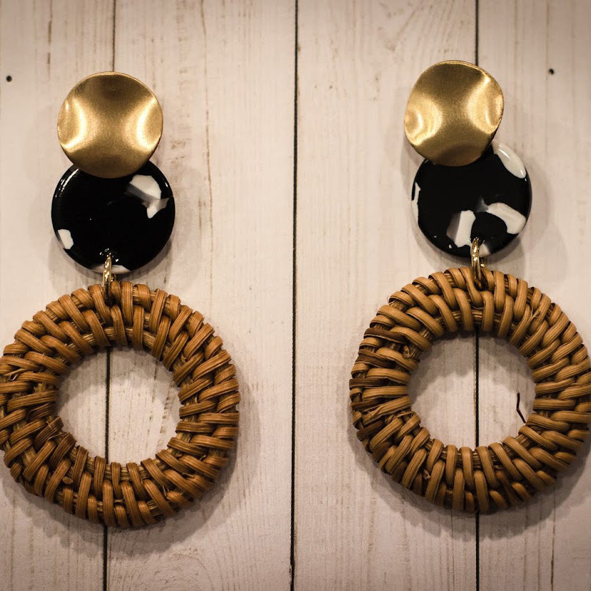 Straw Circle Disc - Black, White, & Natural