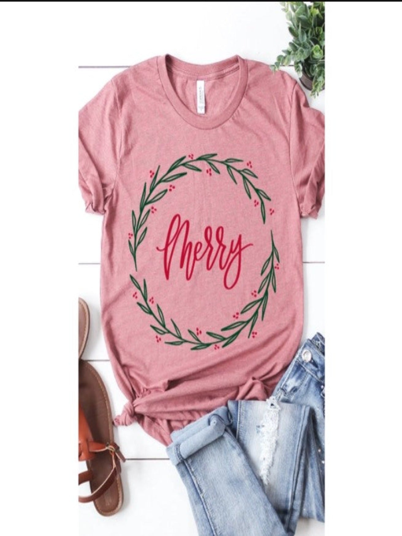 Merry Garland Circle Graphic Tee